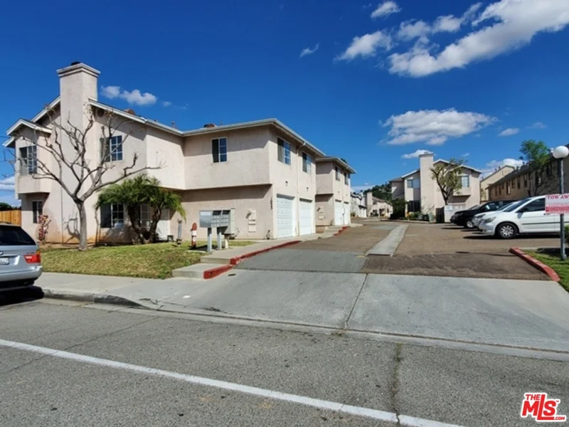 1035 S Mollison Avenue E, El Cajon, CA 92020
