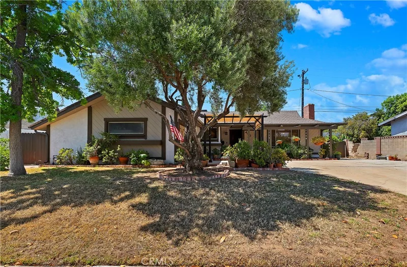 460 Hacienda, Corona, CA 92879