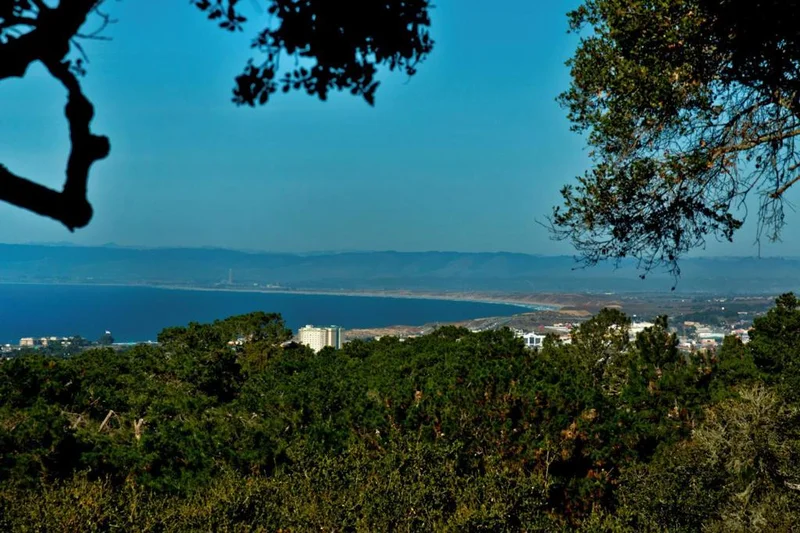 552 Monhollan, Carmel, CA 93923