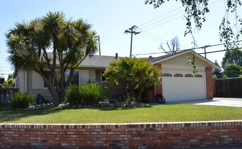 1010 Springfield, Campbell, CA 95008