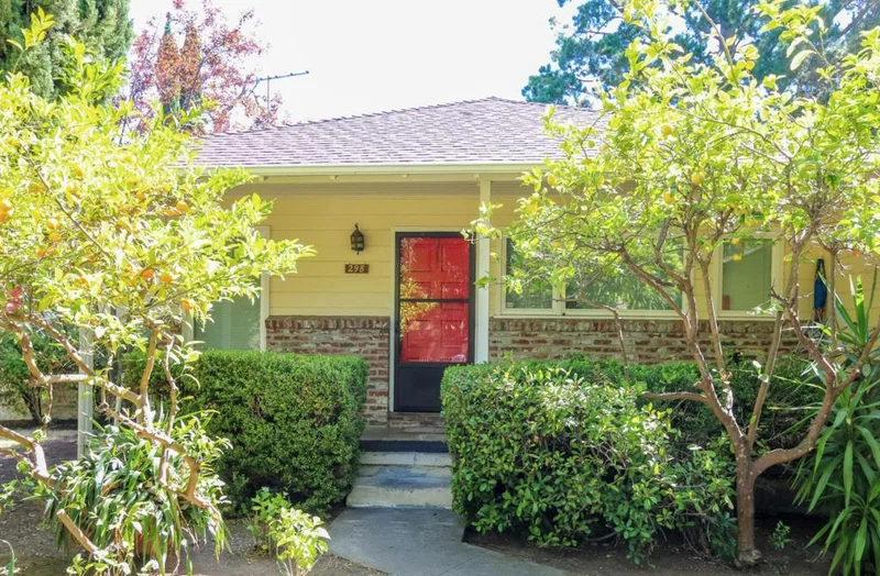 298 Stanford, Menlo Park, CA 94025