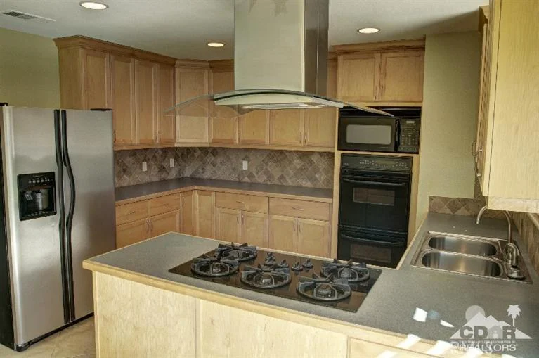 52160 Avenida Carranza, La Quinta, CA 92253