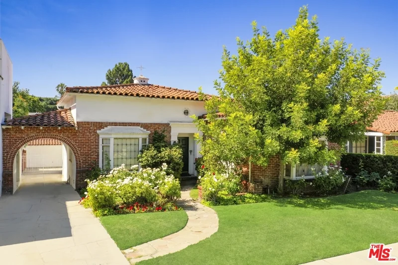 4606 Gainsborough, Los Angeles, CA 90027