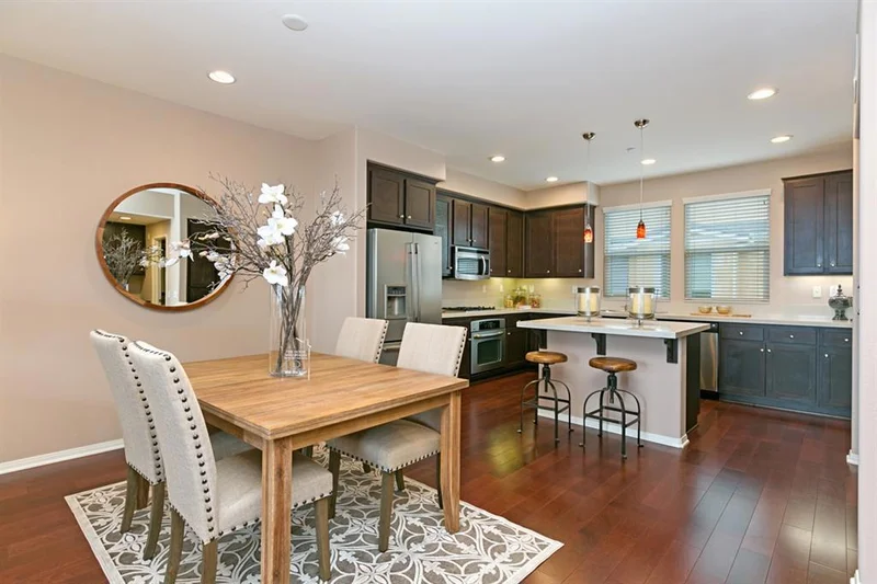 2996 Beachwood Bluff Way, San Diego, CA 92117