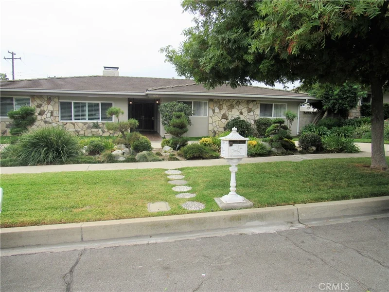 878 Buffington, Upland, CA 91784