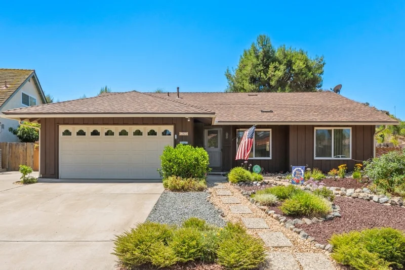 12427 Schaler Dr, Poway, CA 92064