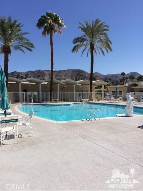 423 Avenida Granada, Palm Springs, CA 92264