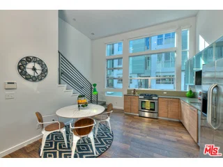4151 Redwood #303, Los Angeles, CA 90066