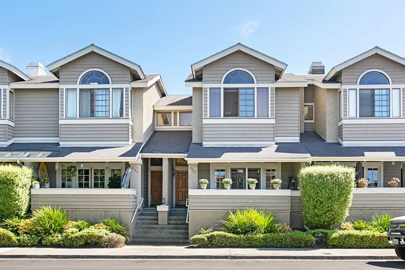 2545 Navarra Drive, Carlsbad, CA 92009