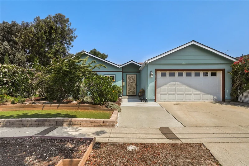 2734 Caulfield Dr, San Diego, CA 92154