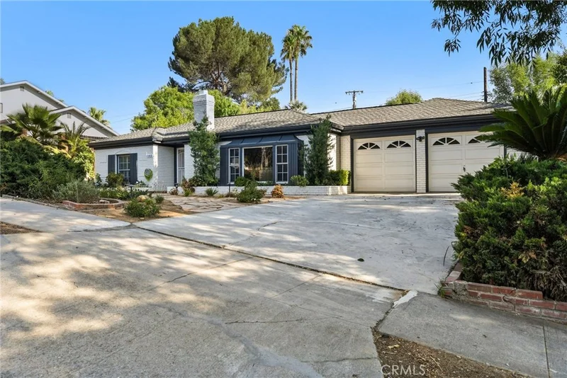 102 South, Redlands, CA 92373