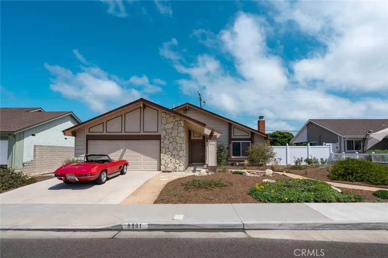 8591 Martinique Drive, Huntington Beach, CA 92646