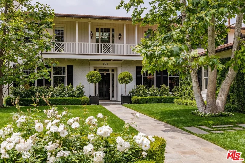 301 Carmelina, Los Angeles, CA 90049