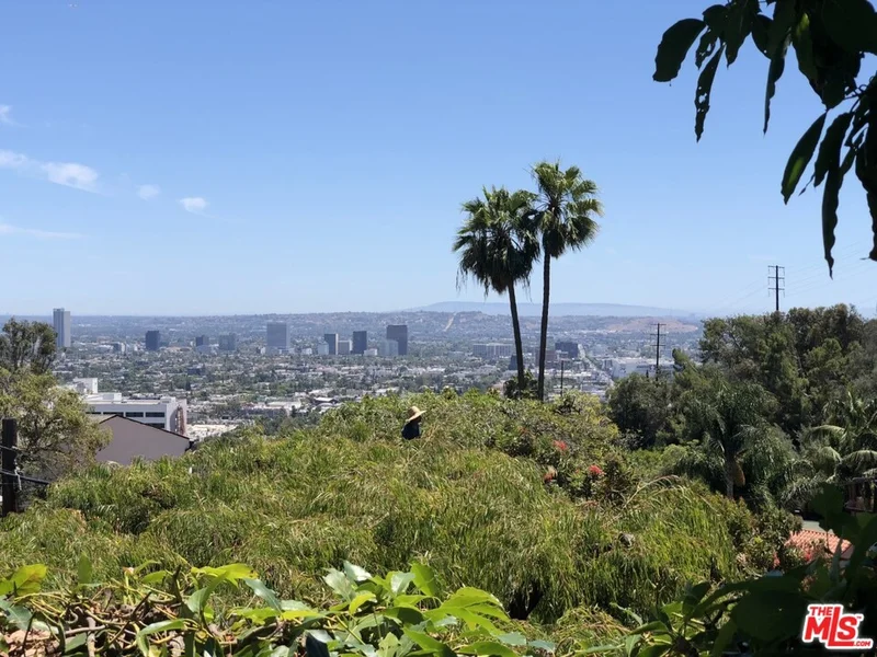 8491 Harold, Los Angeles, CA 90069