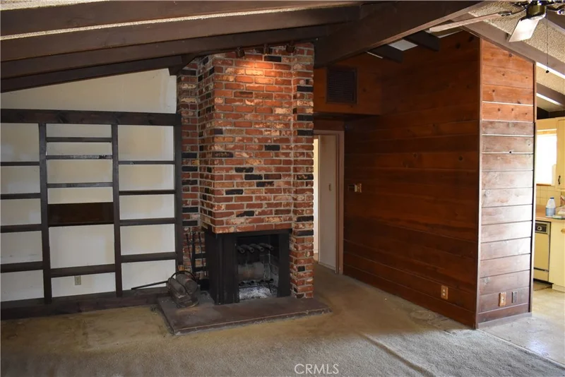 1025 E Walnut Avenue, Glendora, CA 91741