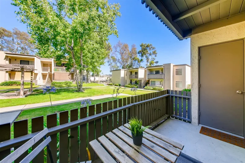 432 Edgehill Ln #59, Oceanside, CA 92054