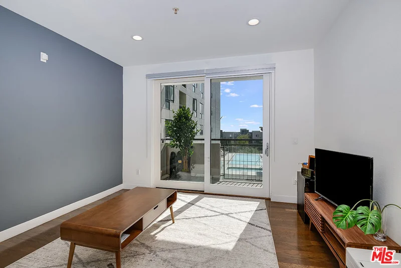 1234 Wilshire #224, Los Angeles, CA 90017