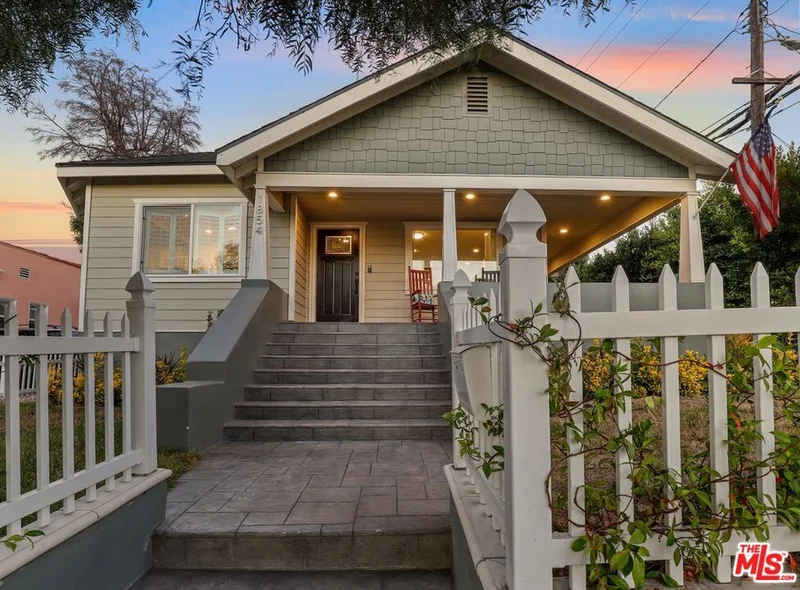 1854 Mansfield, Los Angeles, CA 90019