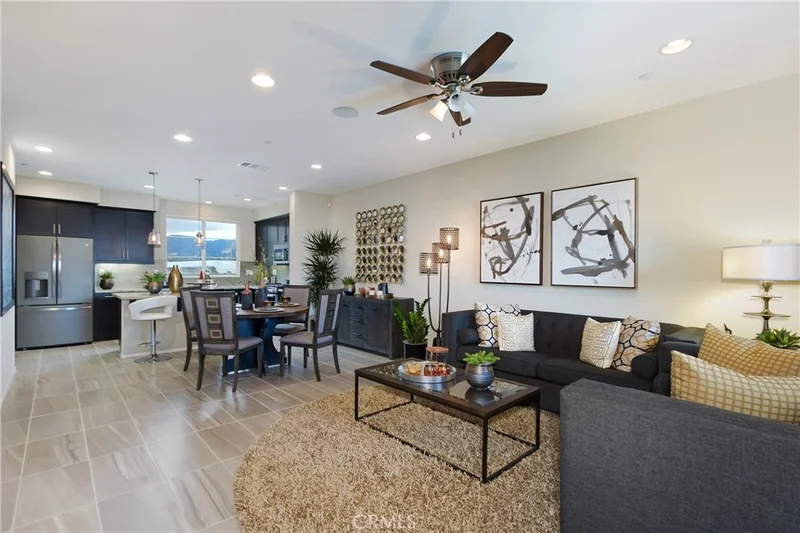 625 Savi #103, Corona, CA 92880