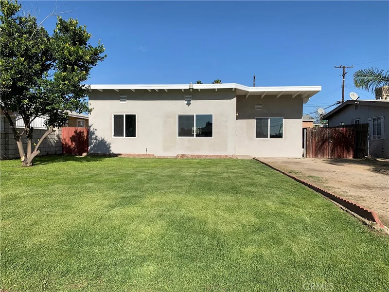 18662 13th, Bloomington, CA 92316