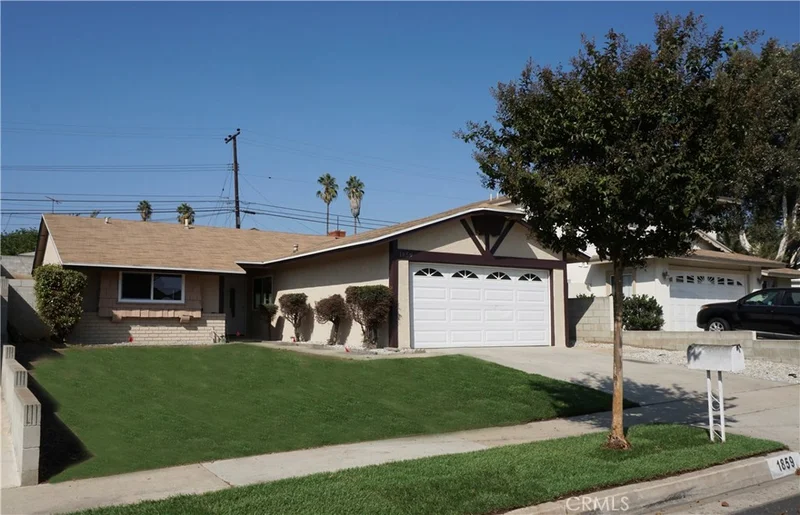 1859 Helmick, Carson, CA 90746