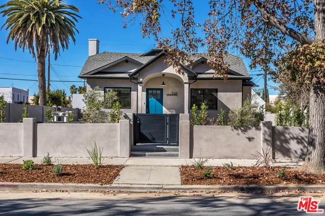 1149 Lucerne, Los Angeles, CA 90019
