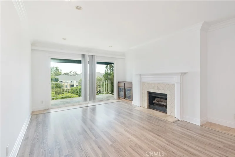 102 Scholz #34, Newport Beach, CA 92663