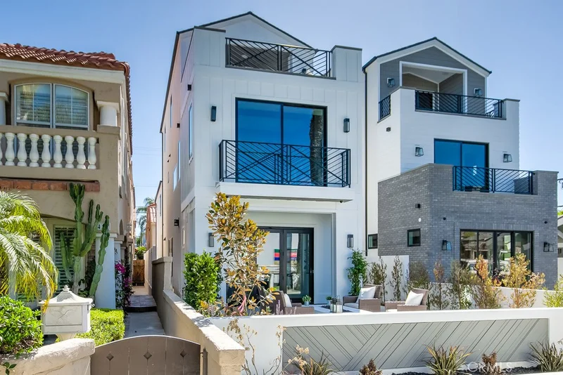 414 9th, Huntington Beach, CA 92648