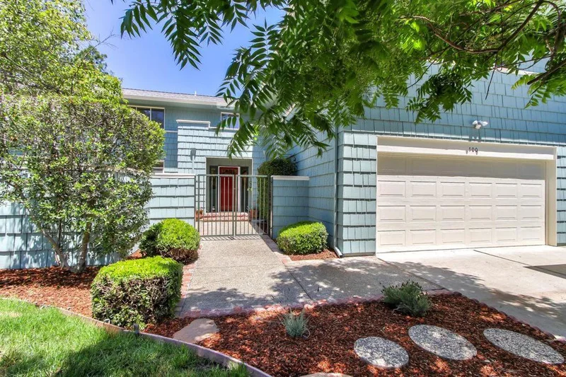 100 Sleeper Avenue, Mountain View, CA 94040