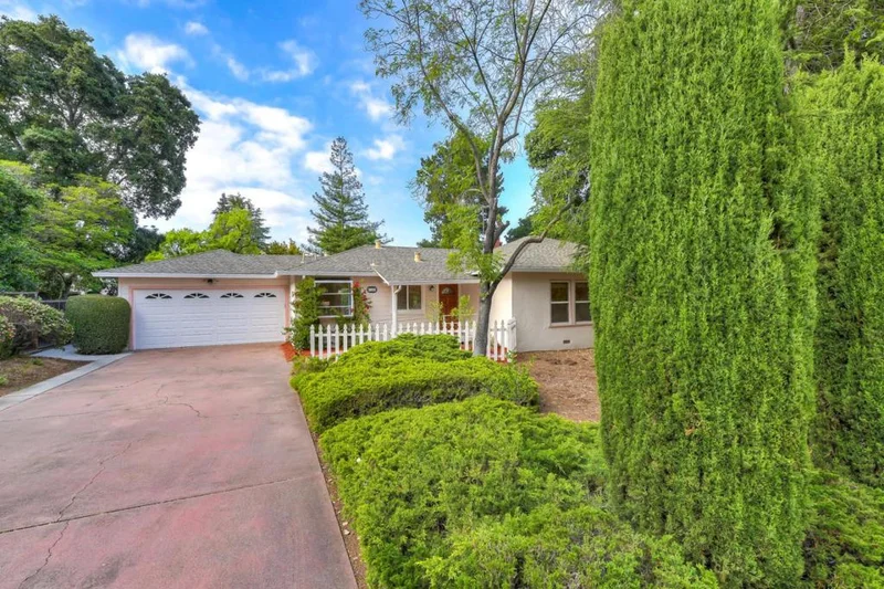 1145 Brucito, Los Altos, CA 94024