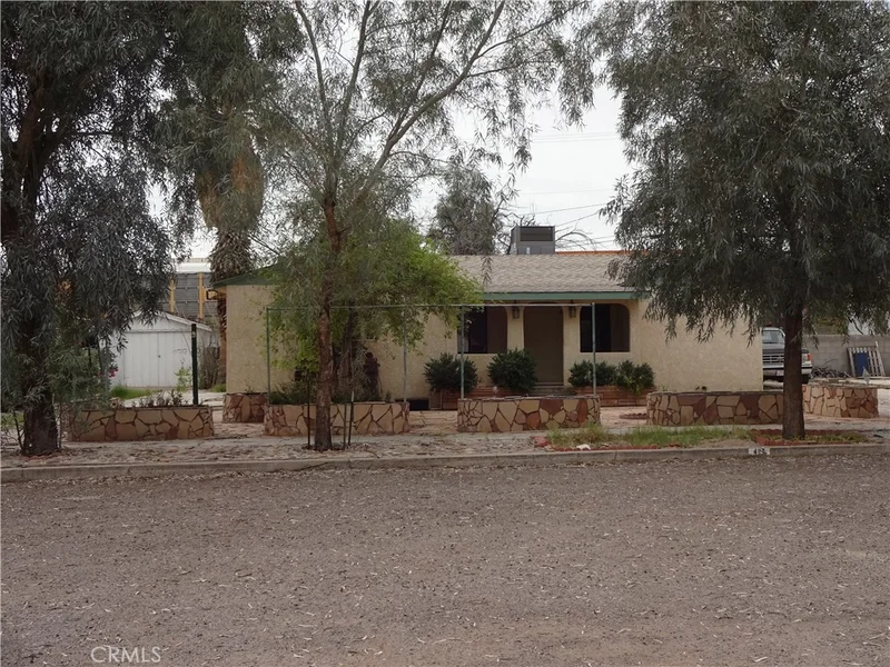 427 California, Needles, CA 92363