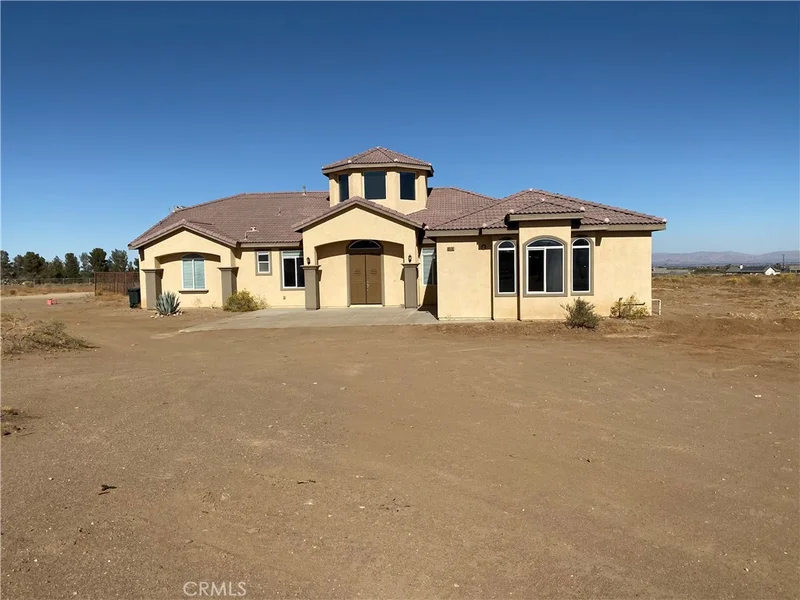 8558 Avenal Road, Phelan, CA 92371