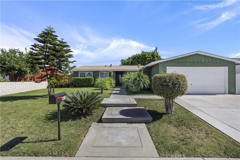 413 Diamond, Santa Ana, CA 92703