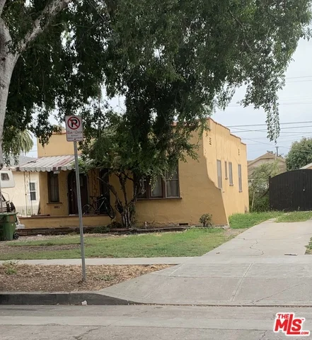 620 105th, Los Angeles, CA 90044