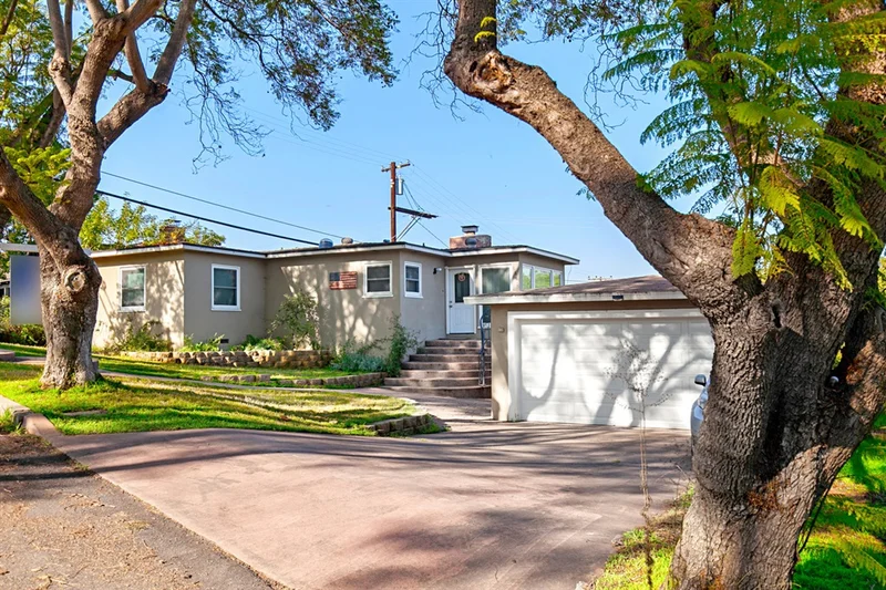 8860 Country Club Place, Spring Valley, CA 91977