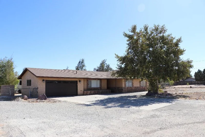 8943 9th, Hesperia, CA 92345