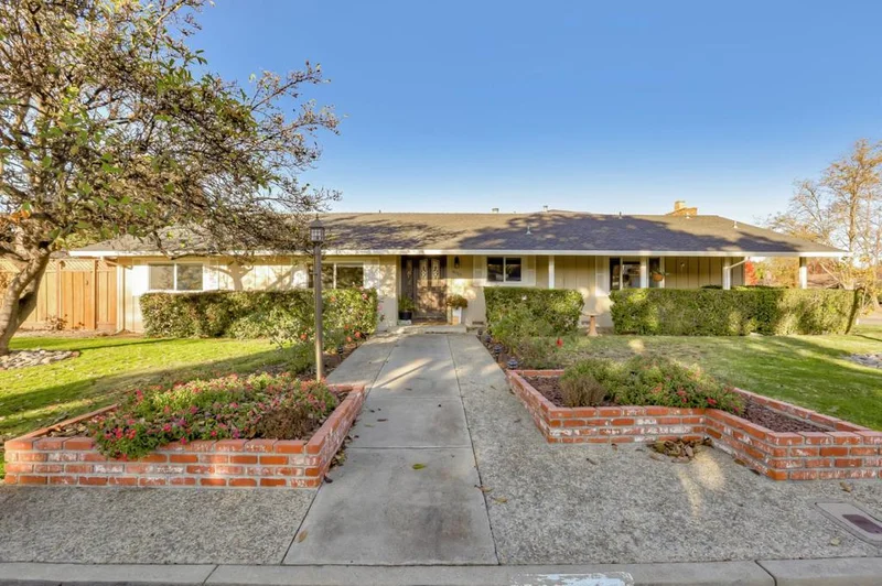 18987 Mellon, Saratoga, CA 95070