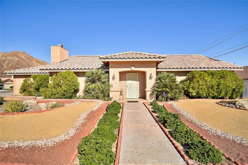 52200 Avenida Alvarado, La Quinta, CA 92253