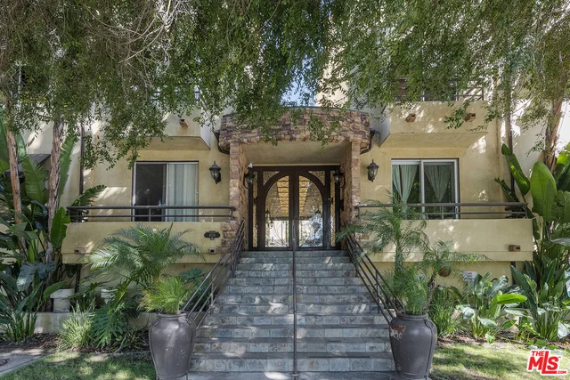 4128 Whitsett #114, Studio City, CA 91604