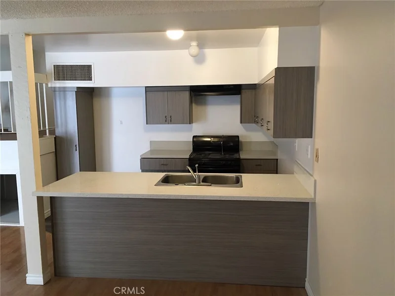 7924 Woodman, Van Nuys, CA 91402