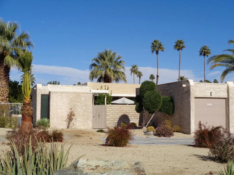 1900 Tamarisk, Palm Springs, CA 92262