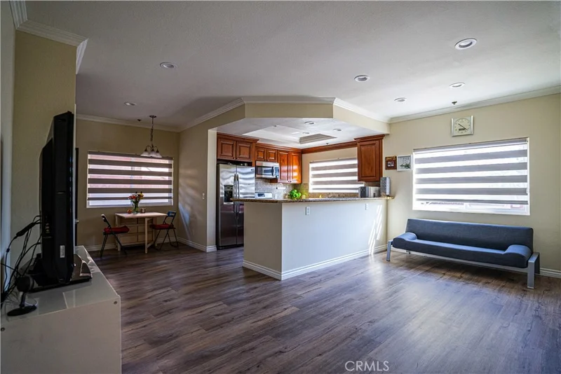 2310 Fairview #104, Burbank, CA 91504