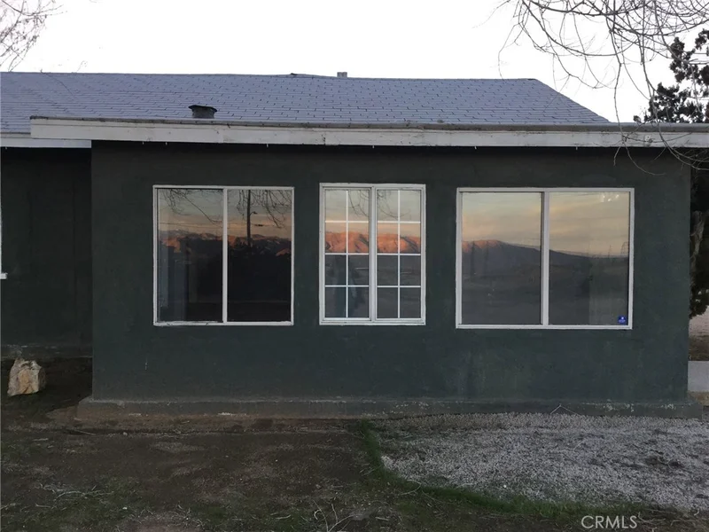 8846 E Ave, Hesperia, CA 92345