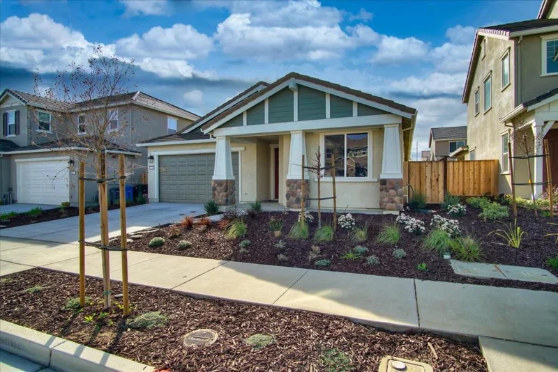 625 Tanoak, Hollister, CA 95023