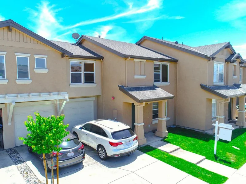 892 Roberts, San Jose, CA 95122