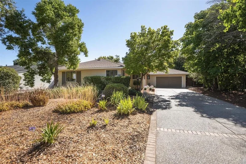1865 Farndon, Los Altos, CA 94024