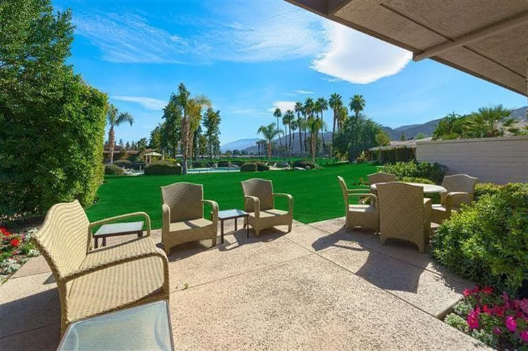 23 Mayfair, Rancho Mirage, CA 92270