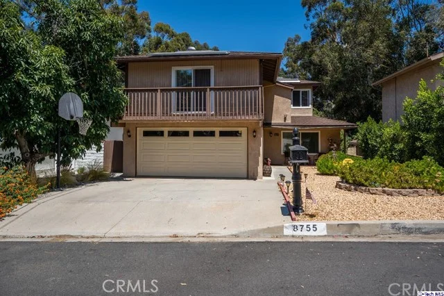 8755 Yates, Sunland, CA 91040