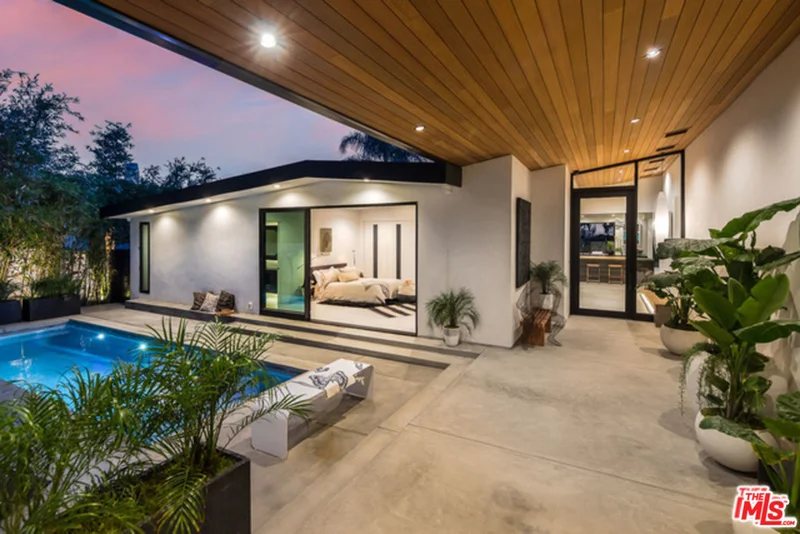 8624 Fennell, Los Angeles, CA 90069