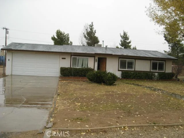 11463 Shangri La, Hesperia, CA 92345